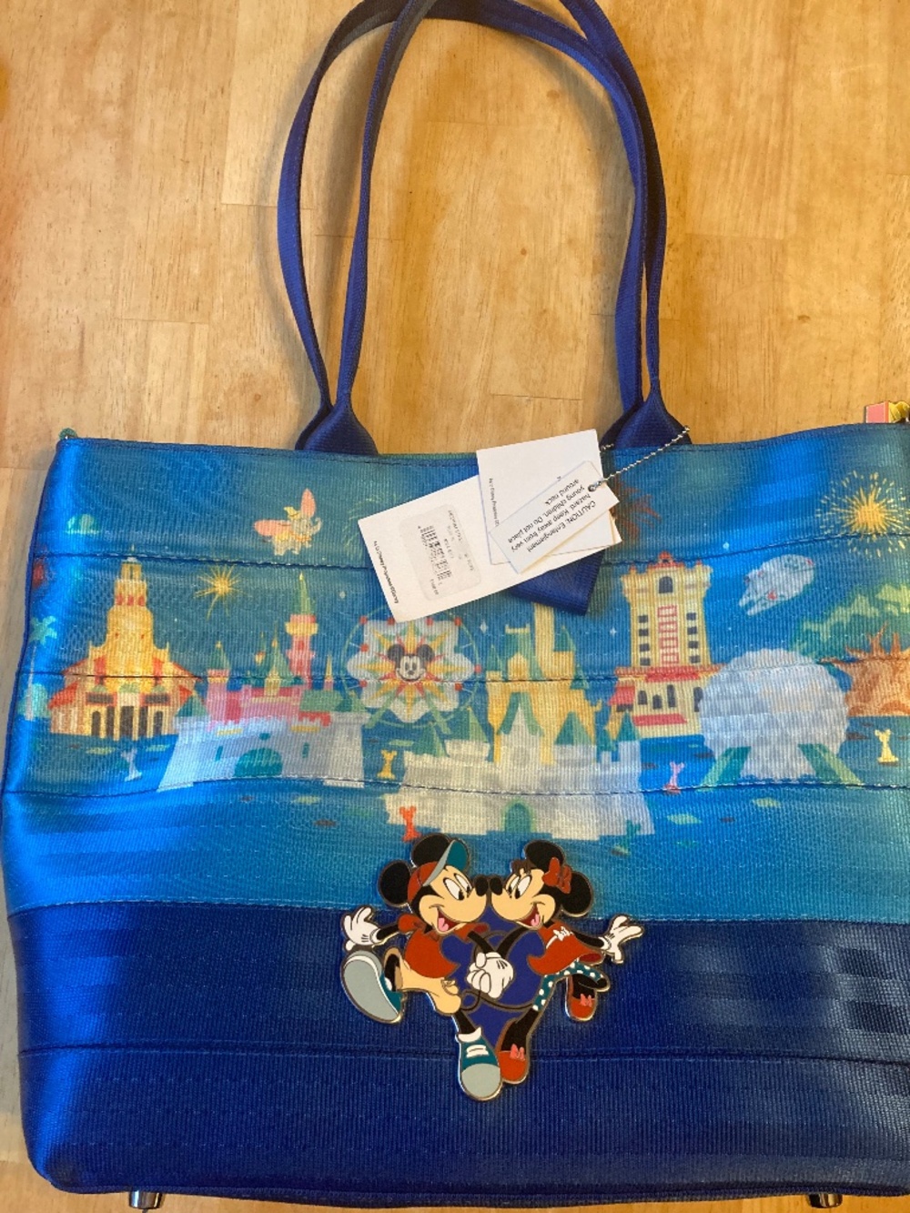 NWT Harveys medium streamline tote play in the park